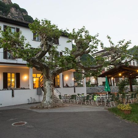 Locanda La Pignatta Arogno エクステリア 写真