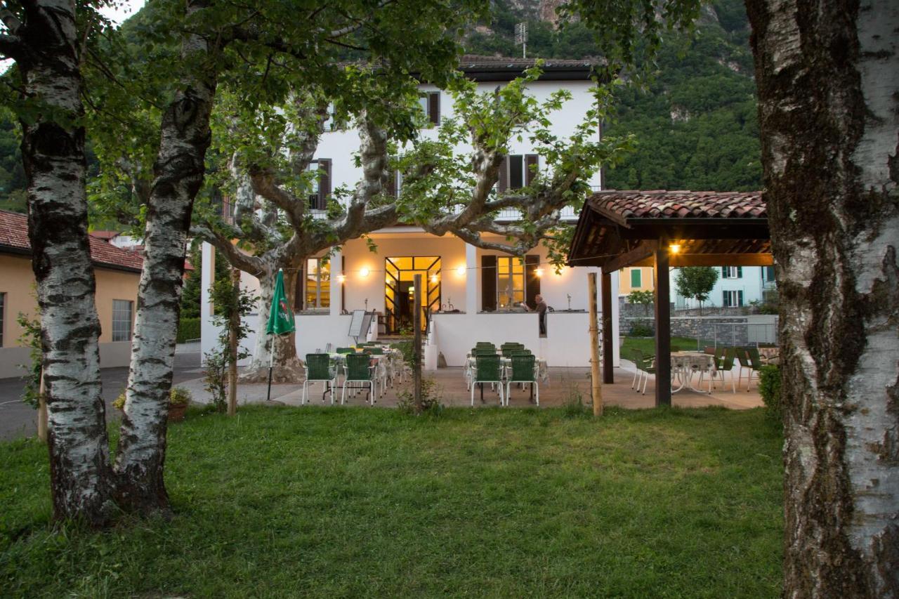 Locanda La Pignatta Arogno エクステリア 写真