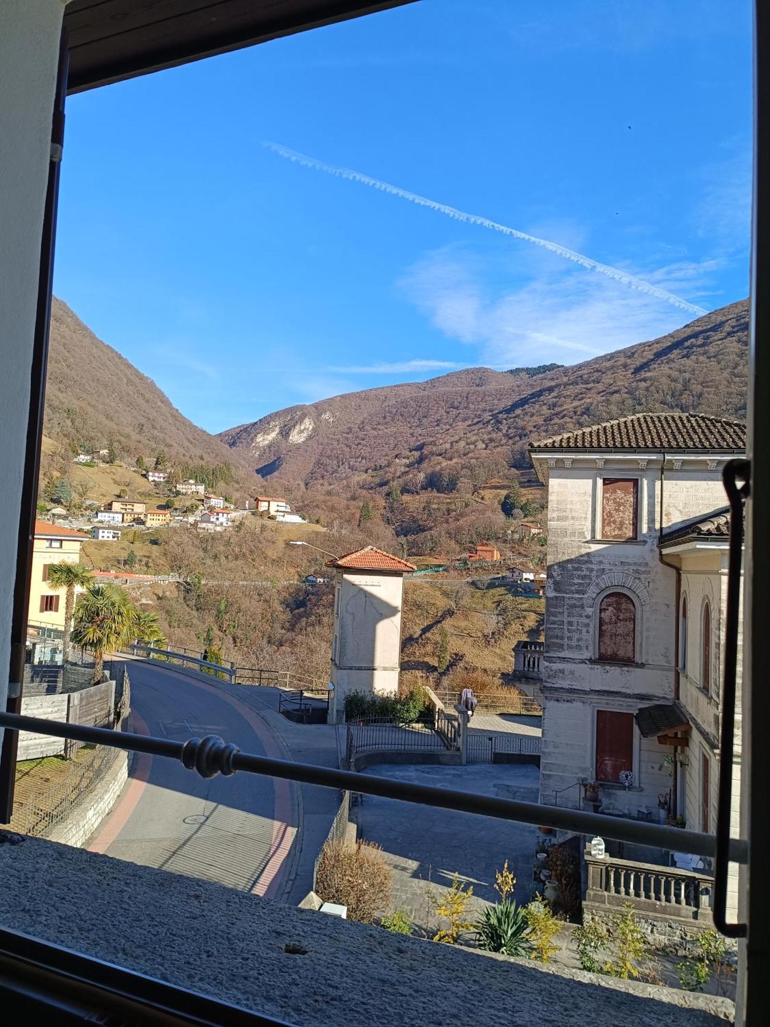 Locanda La Pignatta Arogno エクステリア 写真